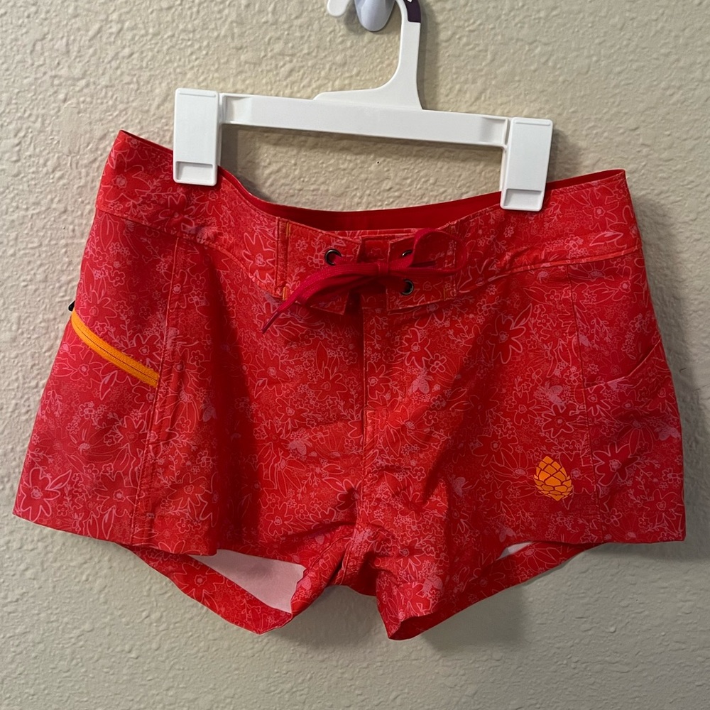Stio red and orange womens running shorts